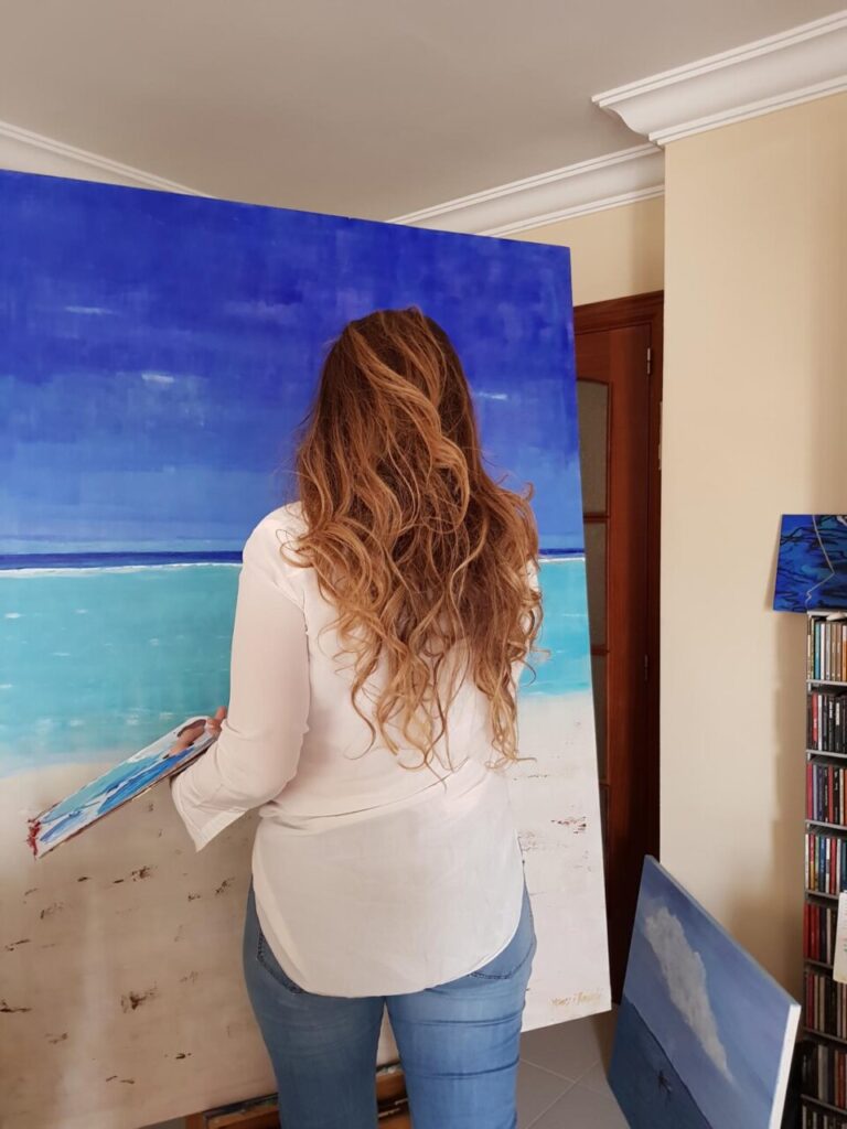 María Martínez Barceló trabajando