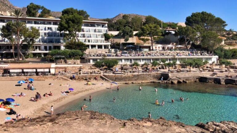 Fallece un anciano tras caer desde un acantilado mientras pescaba con su nieto en Pollença