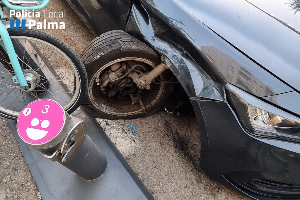coche choca contra bicipalma (1)
