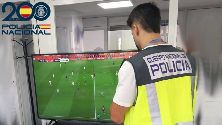 Sucesos. Denuncian al dueño de un bar de Palma por emitir de forma ilegal partidos de La Liga