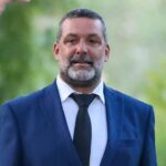 Sucesos. El cantante mallorquín Jaume Anglada pasa a planta tras más de dos semanas en la UCI