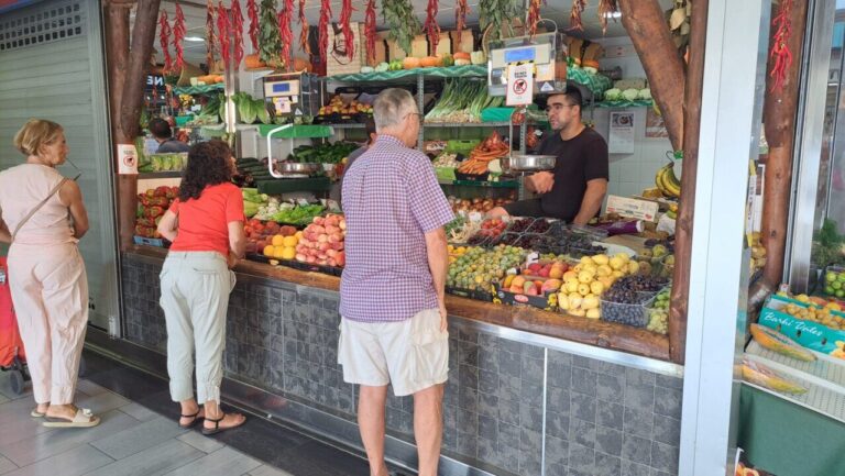 Los precios se frenan en agosto y dan un respiro a las familias