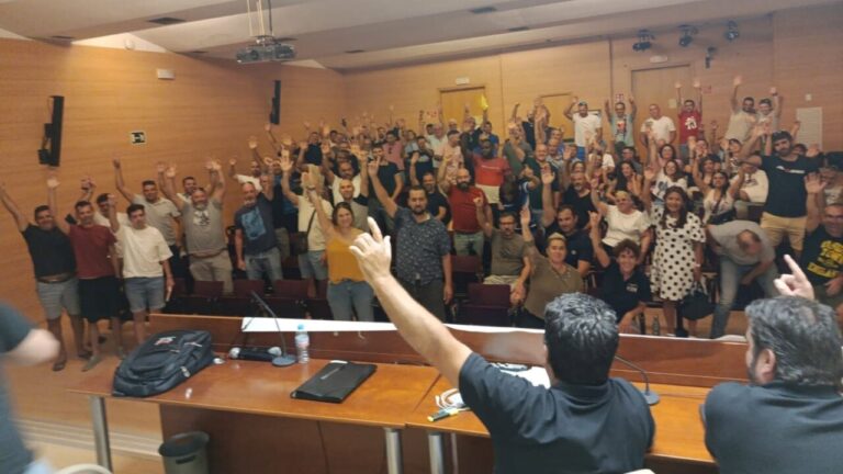 La asamblea de trabajadores del TIB respalda el acuerdo para la suspensión de la huelga