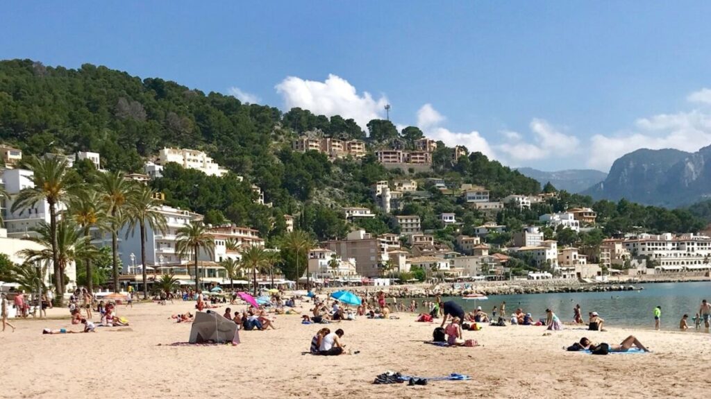 Sucesos. Fallece un bañista ahogado en la playa del Puerto de Sóller