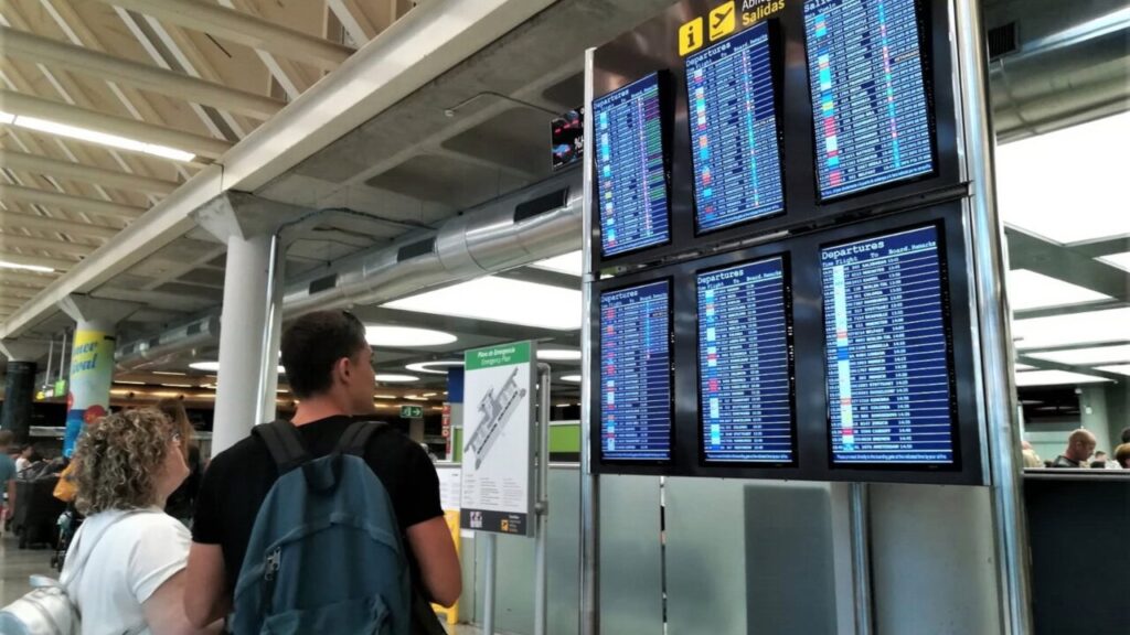 Las fuertes lluvias en el este peninsular provocan retrasos en el aeropuerto de Palma