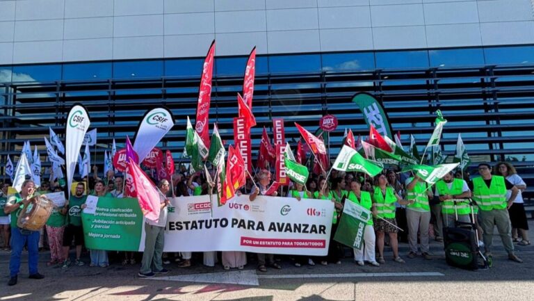 Cerca de 60 sanitarios se movilizan en Son Espases contra el Estatuto Marco