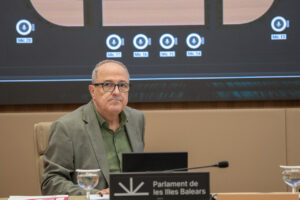 El director general de IB3, Josep Codony, comparece en la comisi