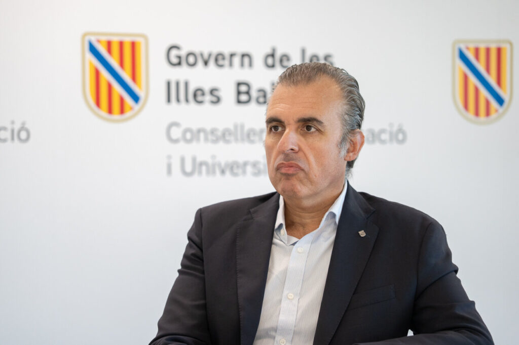 Toni Vera Conseller de educacion