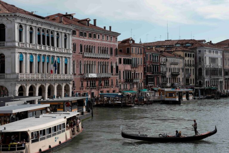 Palazzo Bembo by Matteo Losurdo