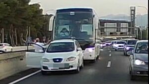 Sucesos. Investigan a un conductor que fue grabado en la Vía de Cintura conduciendo de manera temeraria