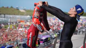 MARC MARQUEZ imita Messi GP San Marino 2025