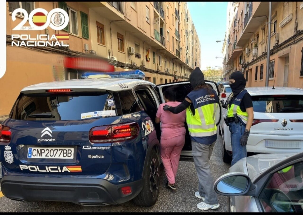 Sucesos. Detenida una mujer que se encargaba de un punto de venta de cocaína y marihuana en Son Forteza
