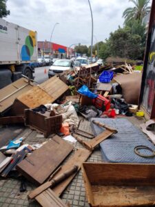 Neteja carrer Gremi Sabaters (03) Neteja carrer Gremi Sabaters (03)