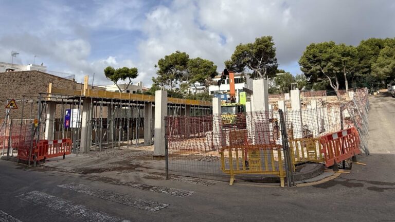 Las obras del aparcamiento de Porto Petro estarán listas antes de que acabe 2025