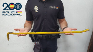 Agentes de la Policía Nacional en Palma han detenido a dos varones, de origen argentino y español, como presuntos autores de un delito de daños y otro de ocupación.