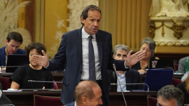 Costa exige a Pons aclarar su relación con Koldo Su silencio le retrata