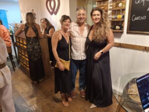 Xisco Barceló posa con artistas 2