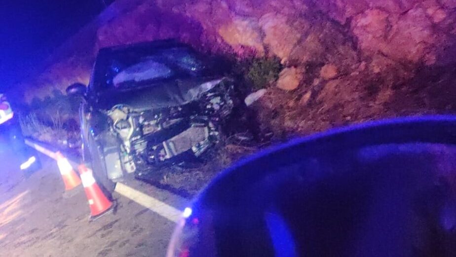 Cinco heridos tras un choque frontal en la carretera de Campos