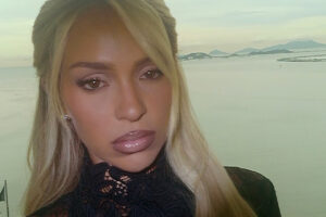 Bad Gyal luciendo un vestido polémico en Panamá