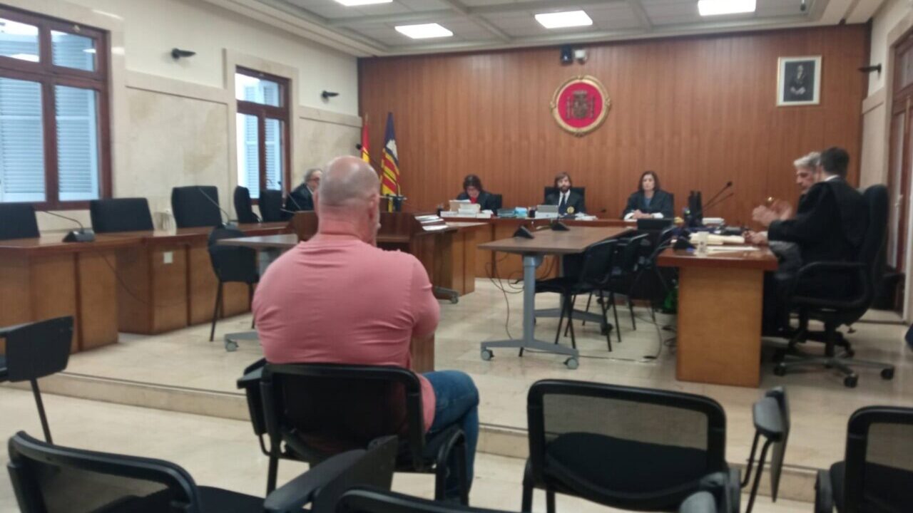 Acepta tres años de cárcel por robar 80.000 euros en una casa en Magaluf