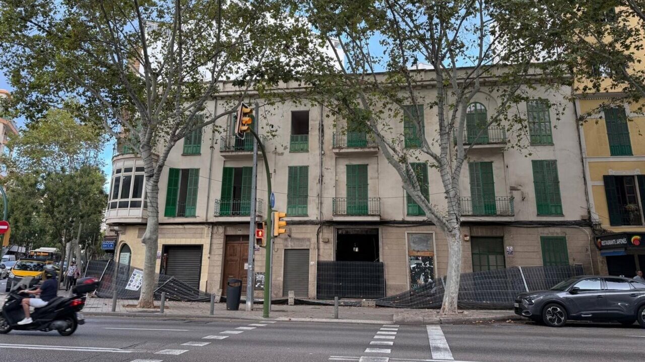 Paralizan las obras de derribo del edificio de 31 de Diciembre