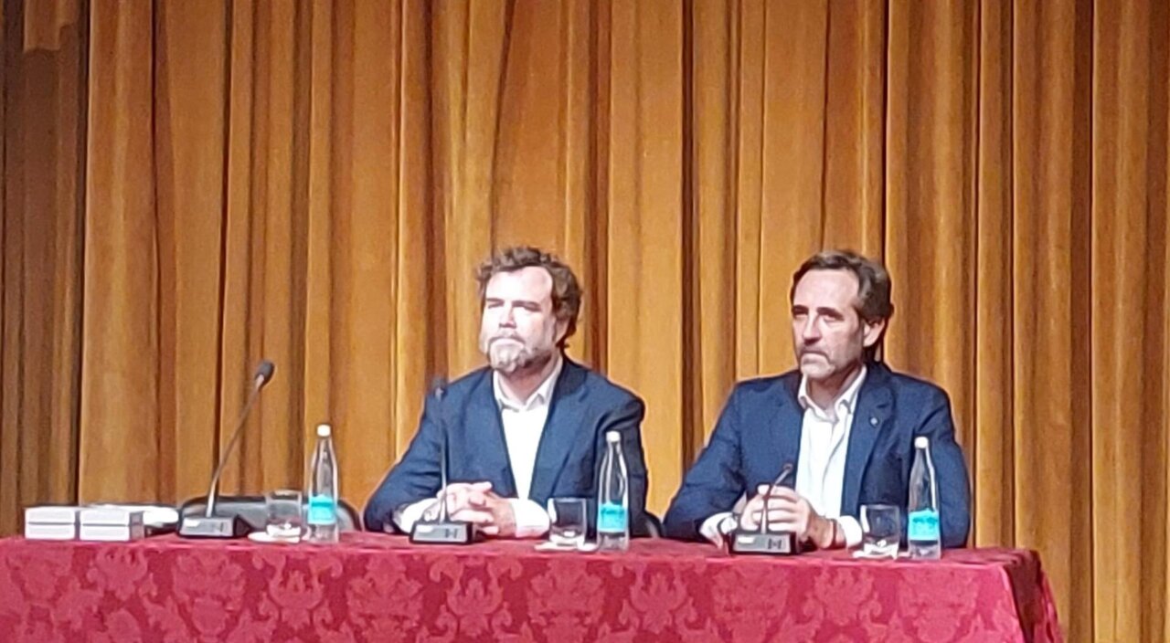 Espinosa de los Monteros y Jos&eacute; Ram&oacute;n Bauz&aacute; en un evento en Palma