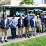 Los comerciantes del Paseo Marítimo celebran el estreno de la nueva línea de bus de la EMT