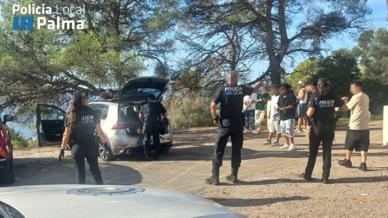 Sucesos. La Policía Local interviene en un botellón en Na Burguesa e interpone 18 denuncias
