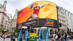 piccadilly circus mariona caldentey 2025