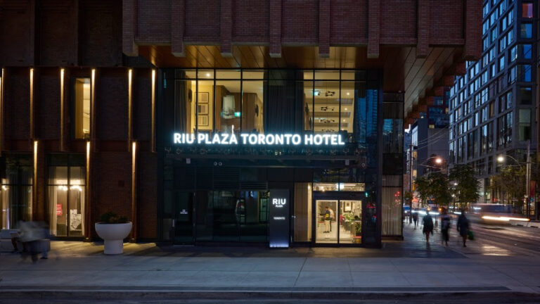RIU abre su primer hotel en Canadá: el Riu Plaza Toronto