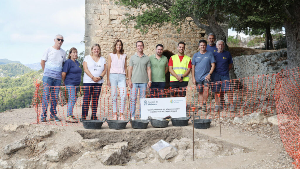 El Consell de Mallorca y el Ayuntamiento de Alaró avanzan con las excavaciones arqueológicas en el Castell d'Alaró