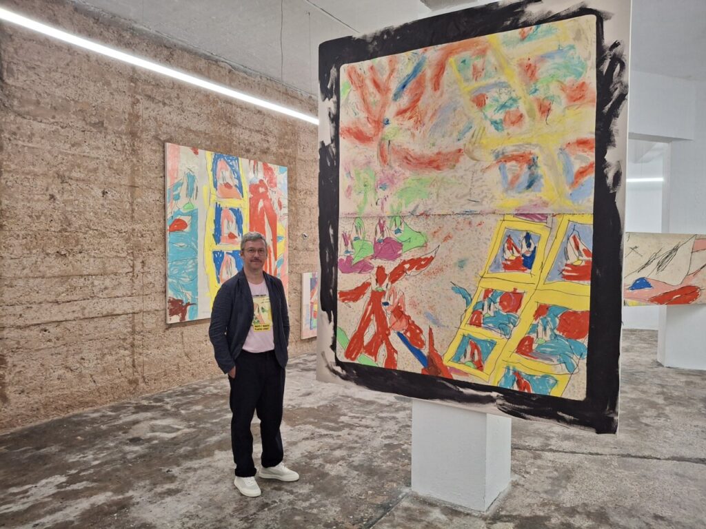 visitando exposiciones de la Nit de l'Art