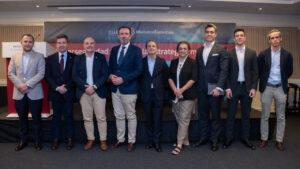 Grupo de personas en evento sobre ciberseguridad en Mallorca