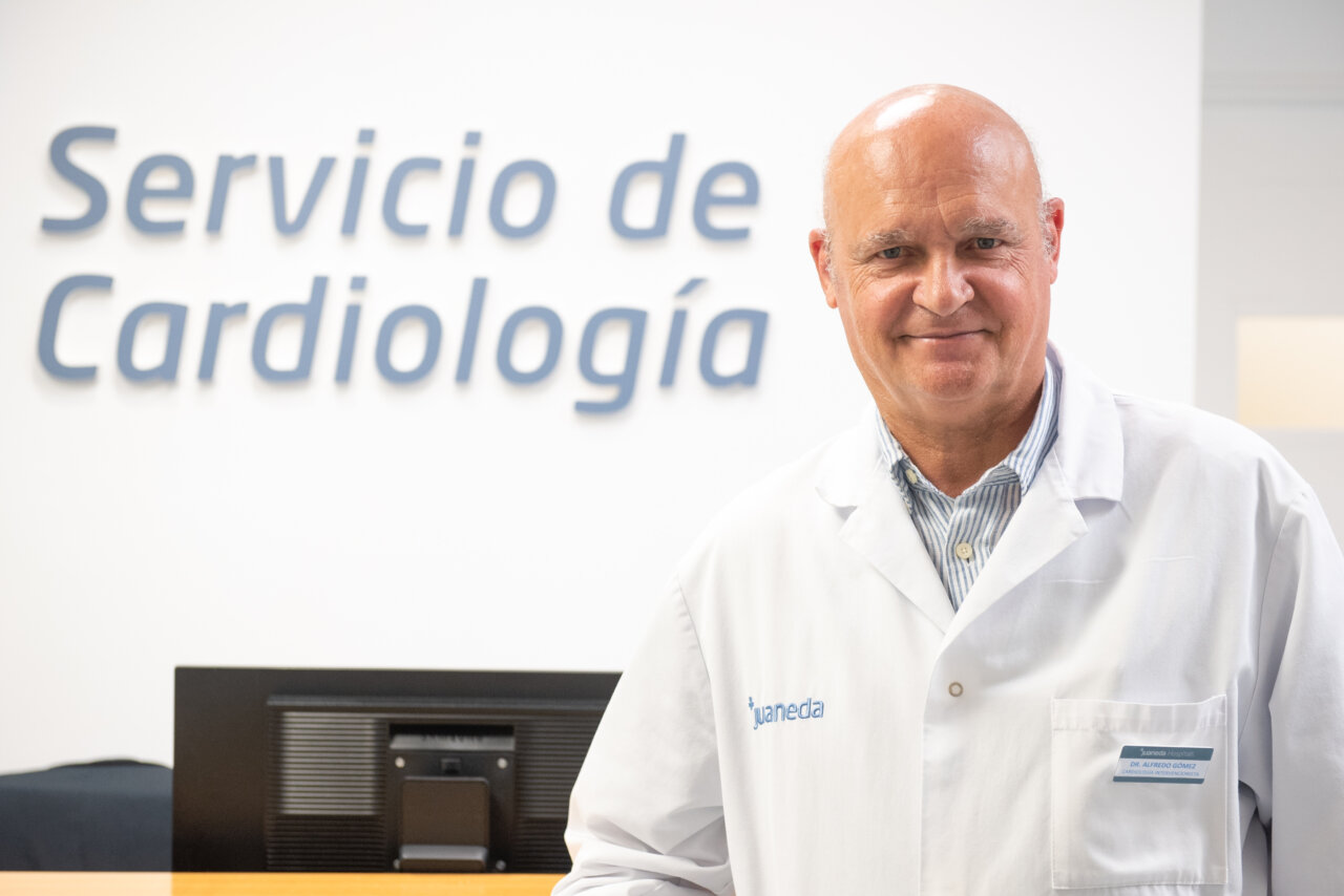 Dr. Alfredo Gómez en el Servicio de Cardiología de Clínica Juaneda