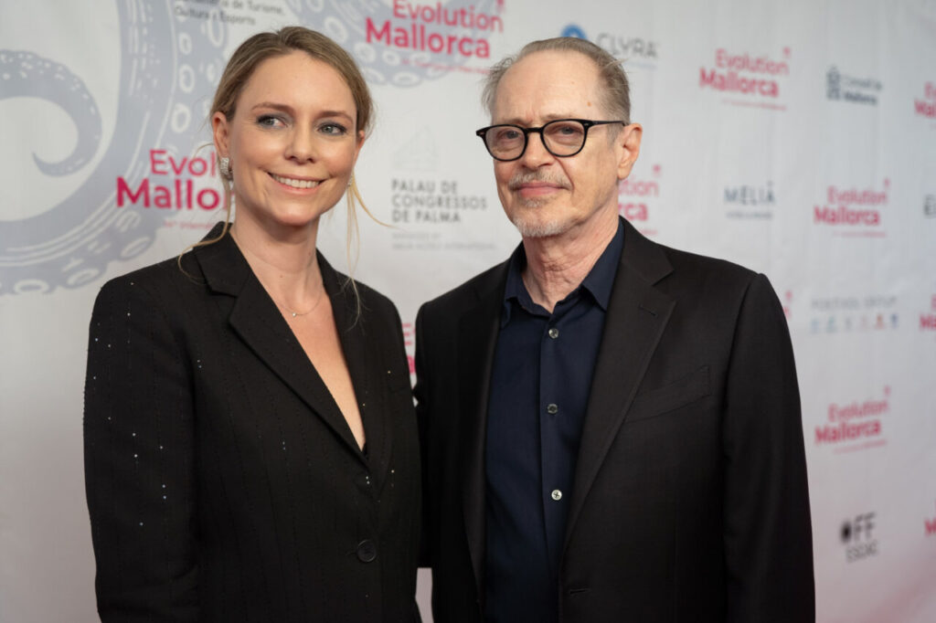 Steve Buscemi e Ingrid García Jonsson en la gala del festival de cine