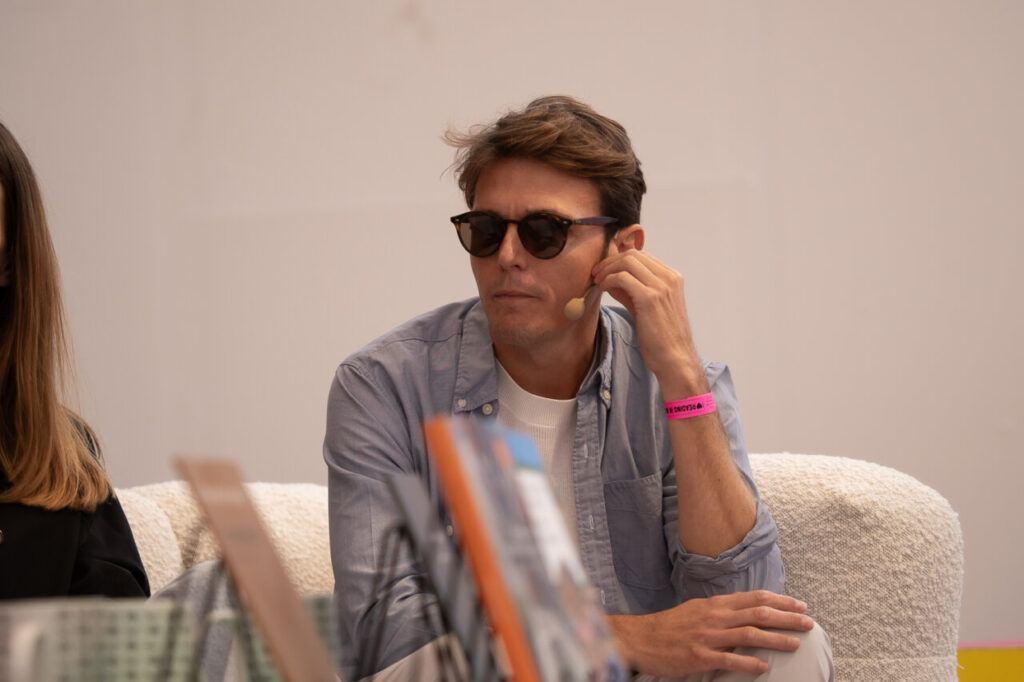 Participante en el festival FLEM en Magaluf, reflexionando sobre literatura y gastronomía.