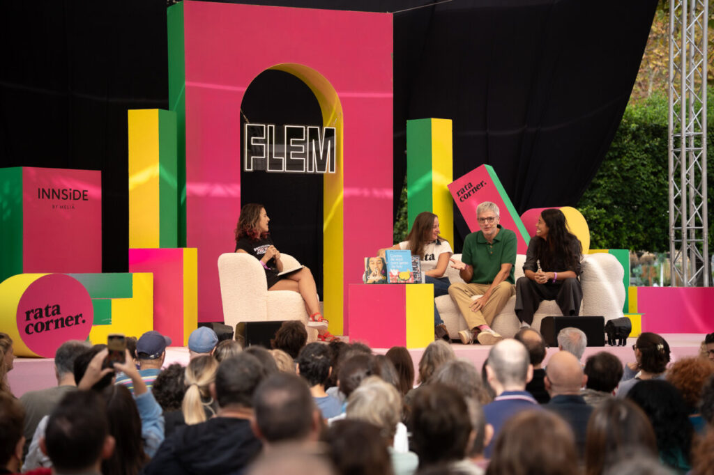 Panel de discusión en el Festival FLEM con autores y moderadores.