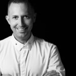 Retrato de Mateo Garcías, chef privado y asesor gastronómico sonriendo.