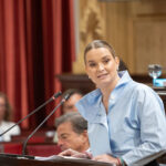 Marga en el Parlament durante un debate de política general.