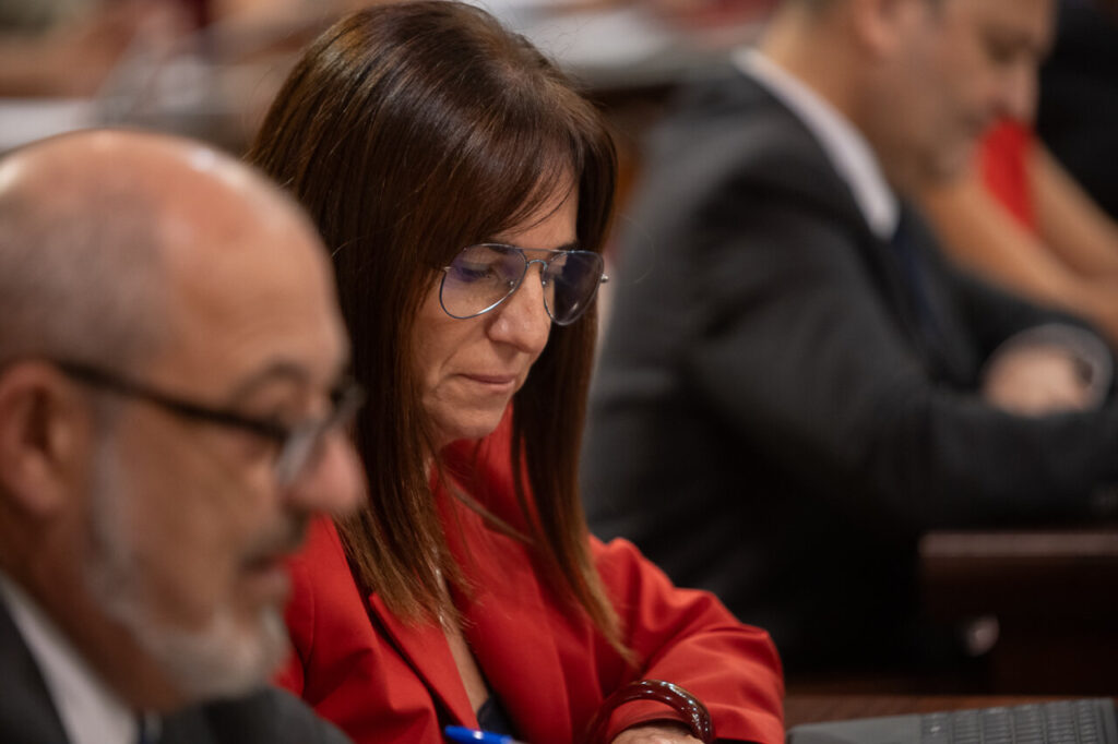 Marga Prohens en el Parlament durante un debate pol&iacute;tico
