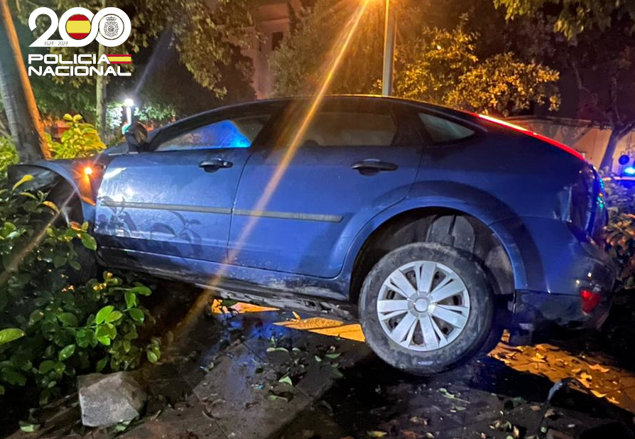 La Policía Nacional detuvo en Palma a un hombre por delitos como malos tratos y conducción temeraria tras agredir a la pareja de su exnovia.