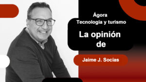 Jaime J. Socías sonriendo en un fondo gráfico moderno.