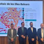 Presentación del atles fotovoltaic de les Illes Balears con un mapa