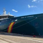 Buque patrullero Duque de Ahumada de la Guardia Civil en puerto