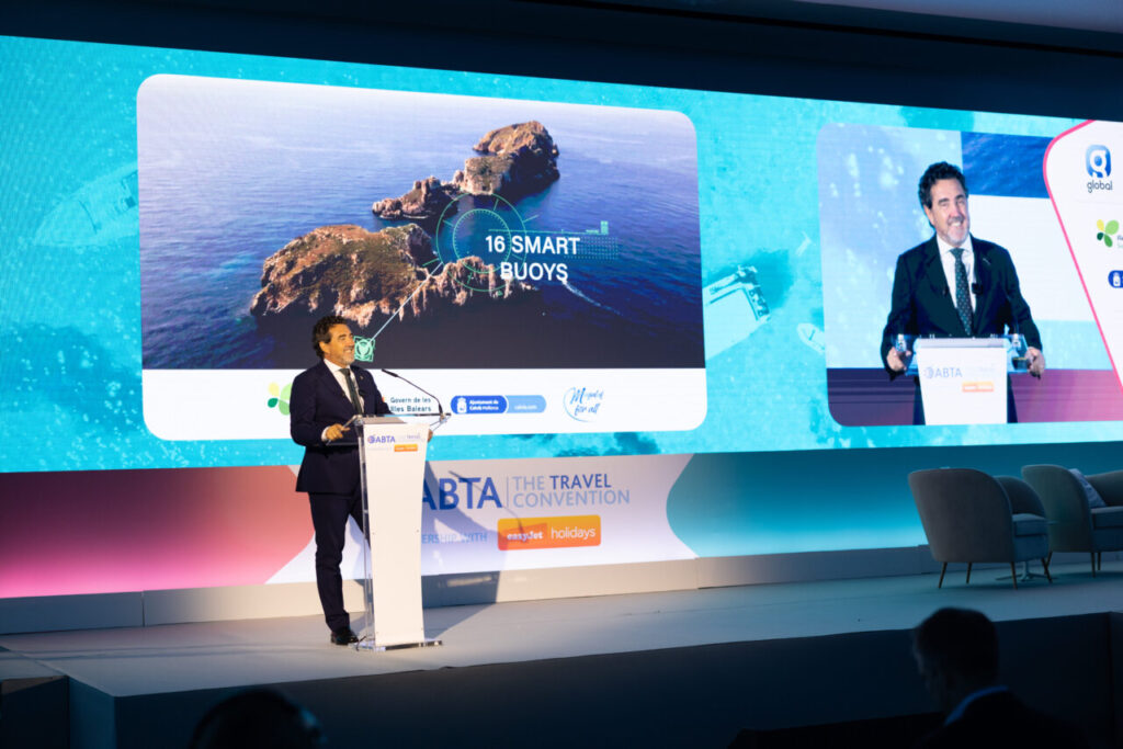 Calvià defiende la convivencia y el modelo de turismo sostenible en la convención de ABTA