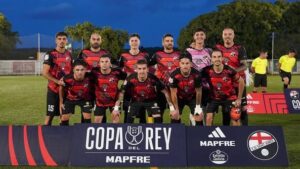 Equipo del CD Sant Jordi posando antes del partido de la Copa del Rey