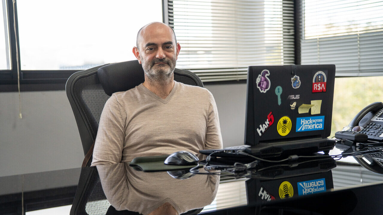 Juanjo Fuster: "A los hackers les sale más a cuenta robar 30.000€ a cien pymes que tres millones a una gran empresa"