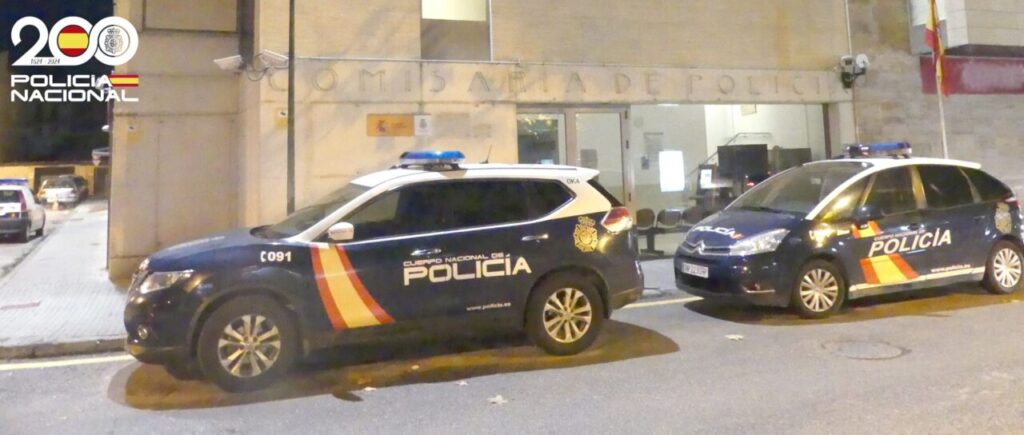 Comisaría de Policía Nacional en Manacor con vehículos patrulleros