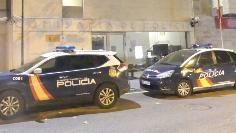 Un conductor sin carnet se estampa contra un bolardo de la comisaría de la Policía Nacional en Manacor
