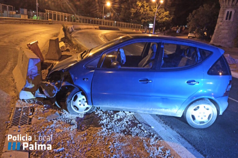 Accidente frente Torre de Paraires